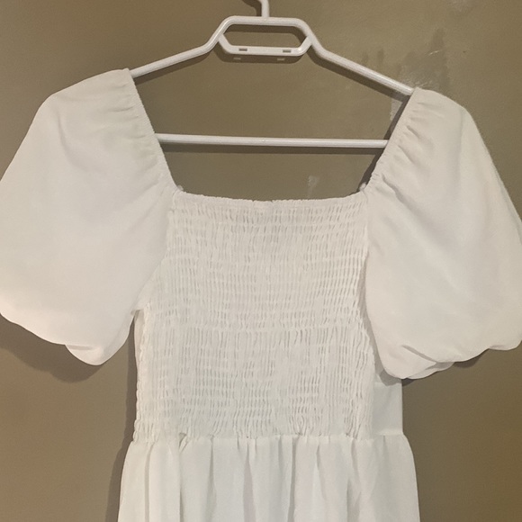 Beautiful Dress - Picture 4 of 5